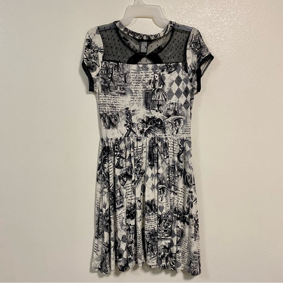 Hot Topic Alice in Wonderland Storybook Dress Size Medium - Picture 9 of 15